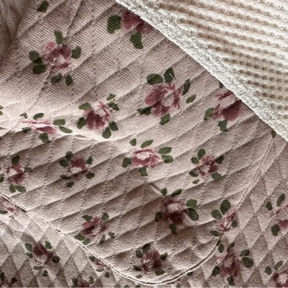 POL Quilted Tan Floral Pants - Picture 6 of 8